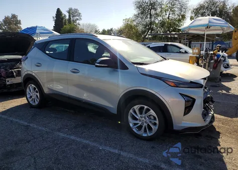 2023 Chevrolet Bolt Euv Lt z USA, uszkodzony, nr VIN 1G1FY6S07P4202154